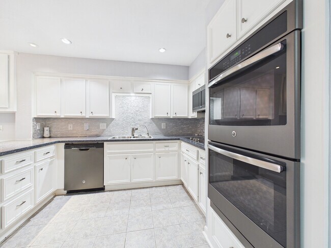 Foto del edificio - 7655 S Braeswood Blvd