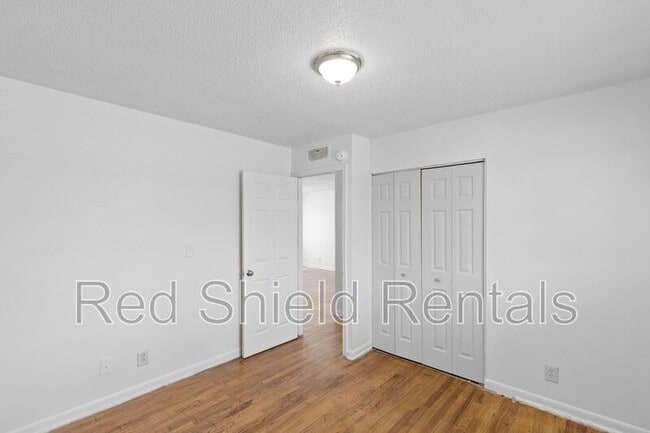 Building Photo - 944 Holmes Rd