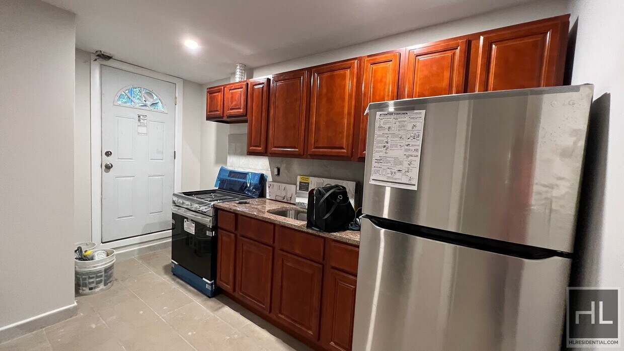 217 E 43rd St Unit BASEMENT, Brooklyn, NY 11203 Room for Rent in
