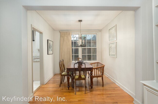 Building Photo - 2 br, 1.5 bath House - 1312 Drehr Ave.