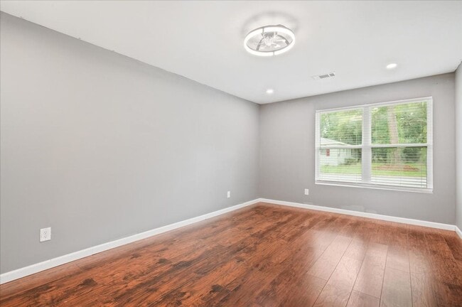 Foto del edificio - 2120 Krenson St