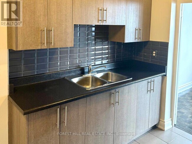 Photo du bâtiment - 35 Esterbrooke Ave.