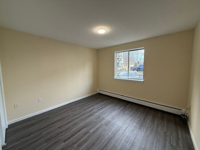 Foto del edificio - 1270-1272 East St. New Britain!