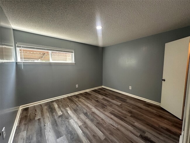 Building Photo - 3262 Branard St