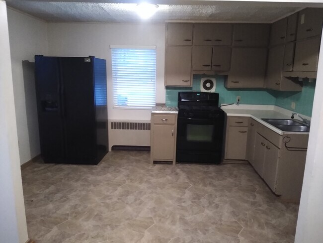 Kithen - 1402 Copperfield Ave
