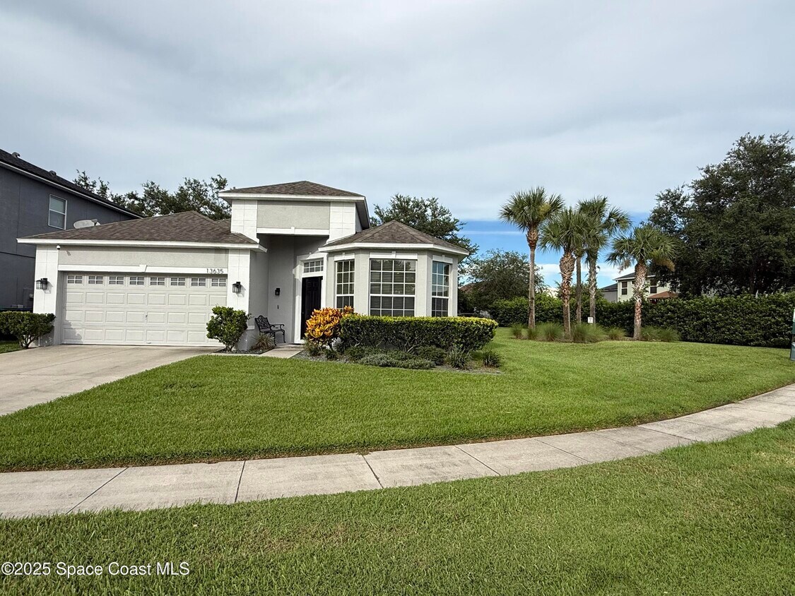 Foto principal - 13635 Hidden Forest Cir
