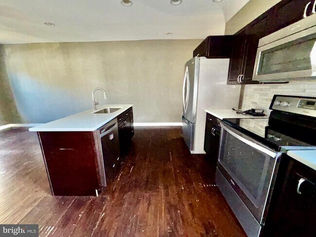 Foto del edificio - 1865 Frankford Ave