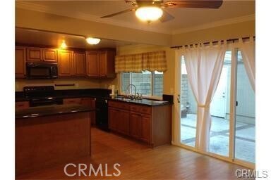 Foto del edificio - 4355 Larwin Ave