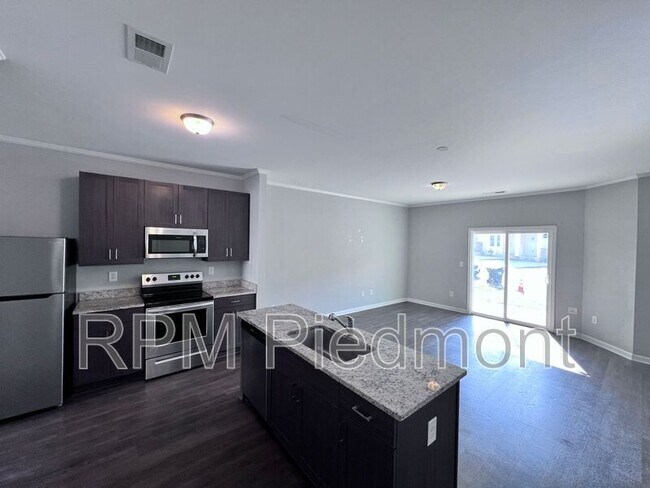 Building Photo - 3194 Laurel Ridge Cir