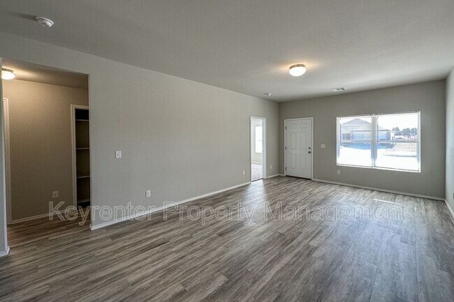 Building Photo - 601 W Ava Dr