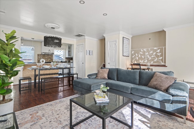 Building Photo - 9103 Columbia Ave