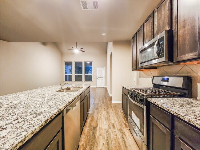Foto del edificio - 4329 McGregor Blf Ln