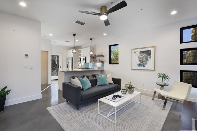 Foto del edificio - 711 Orland Blvd