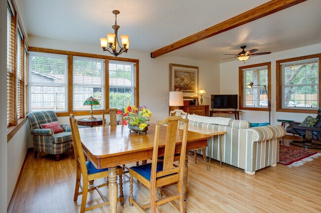 Foto del edificio - 33431 Douglas Dr