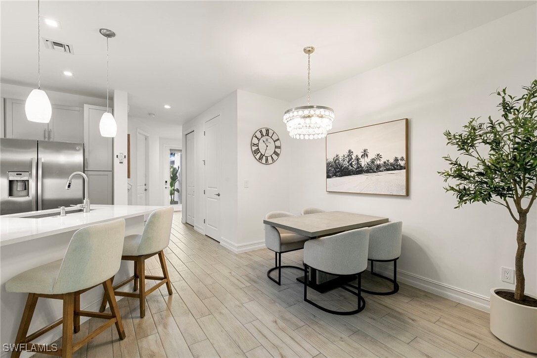 Foto principal - 7622 Rockefeller Dr