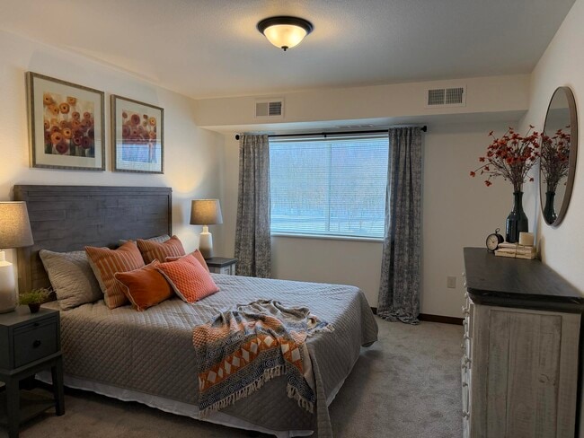 Building Photo - Chisago Lake Apartments