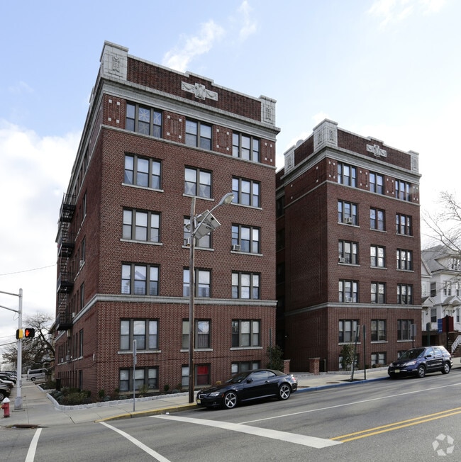 Building Photo - 840 Kennedy Blvd
