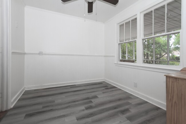 Building Photo - 1705 Lacy St