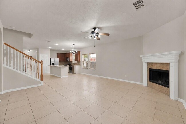 Foto del edificio - 1443 Meadowhigh Ln