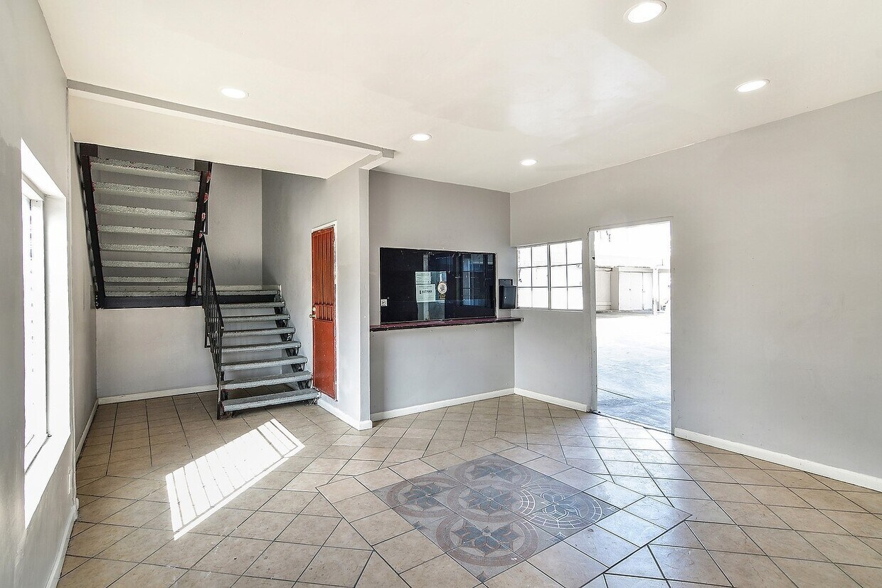 West Adams Studio Apartments Apartments in Los Angeles, CA Westside