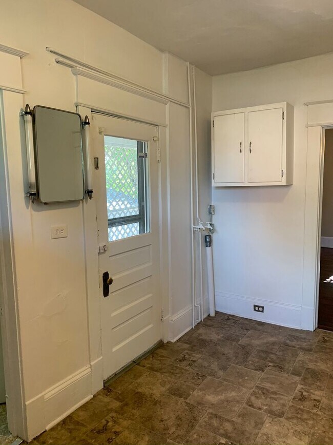 Foto del edificio - 3 BR 1.5 BA Home