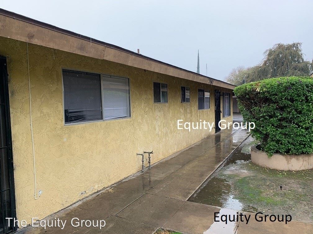 Primary Photo - 2525 W Mission Ct