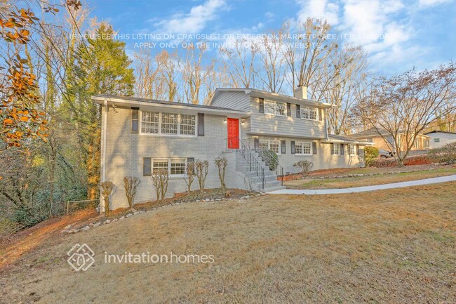 Building Photo - 1196 Evangeline Rd