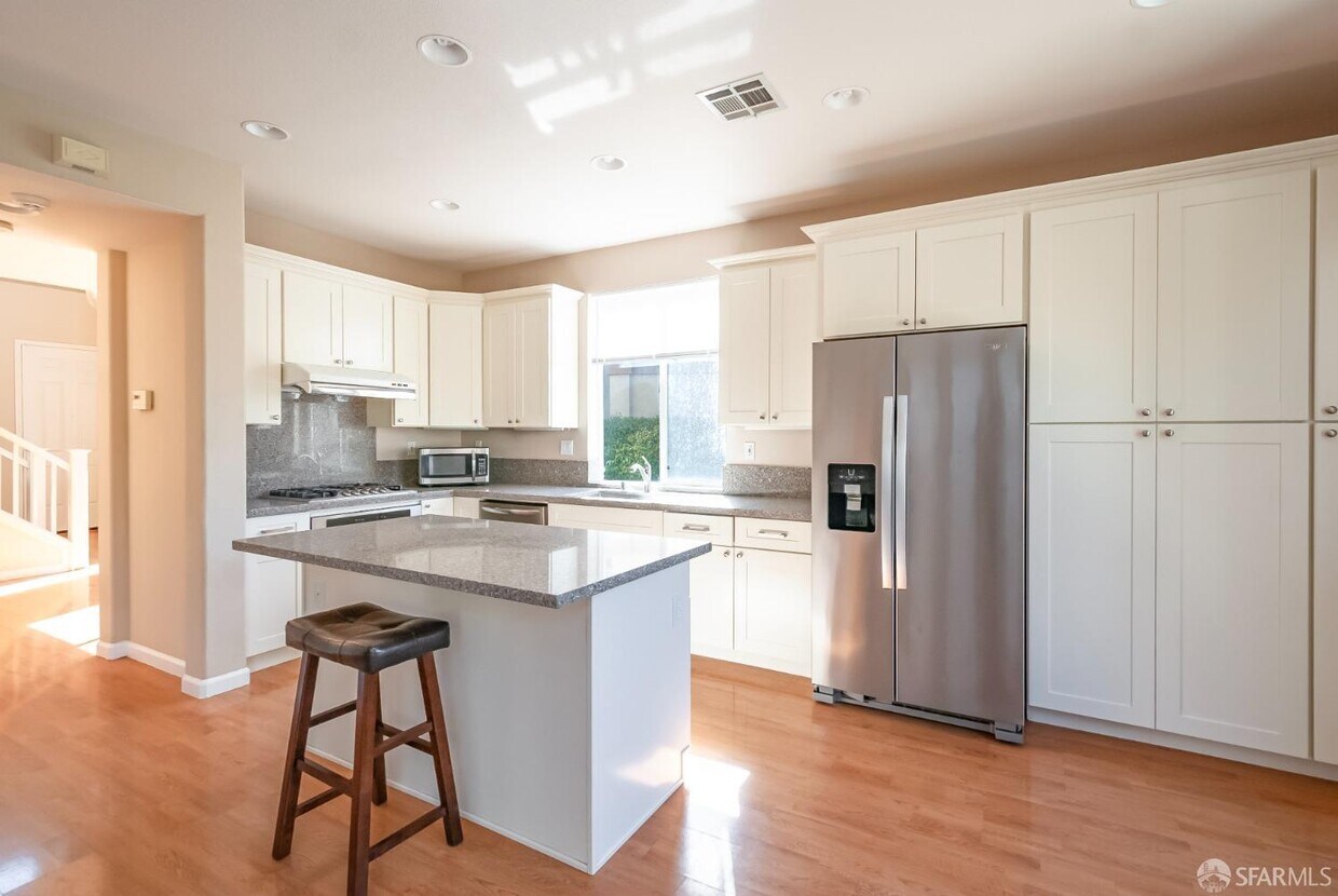 Foto principal - 6217 Shadow Hill Dr