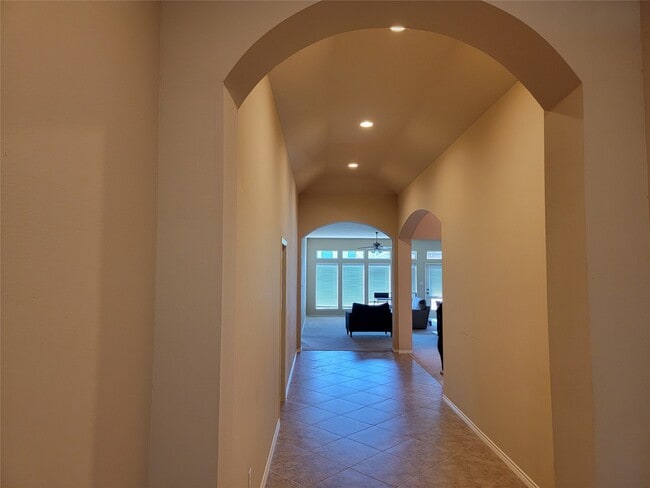 Building Photo - 5534 Stoneridge Ct
