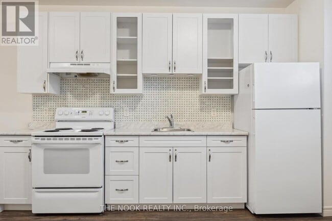 Building Photo - 38 Walton St