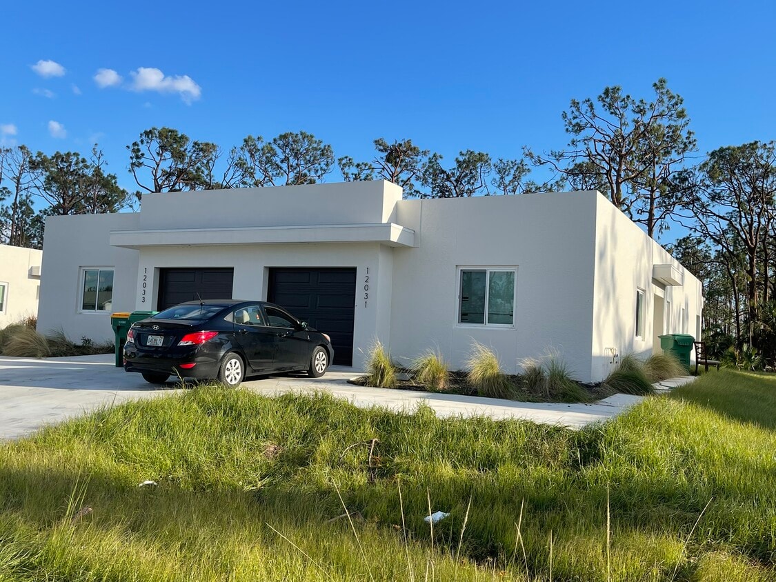 12031 Henley Ave, Port Charlotte, FL 33981 Townhome Rentals in Port