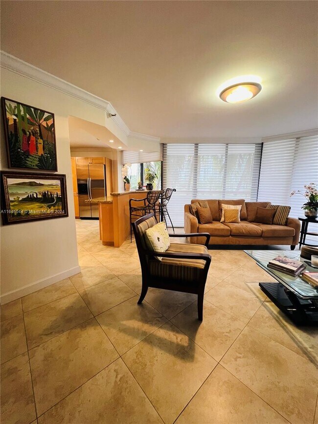 Foto del edificio - 15645 Collins Ave