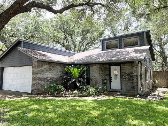 Foto del edificio - 3215 Keywood Ln
