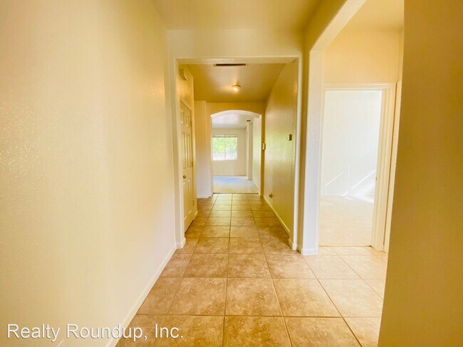 Building Photo - 3 br, 2 bath House - 3017 Tree Swallow Cir