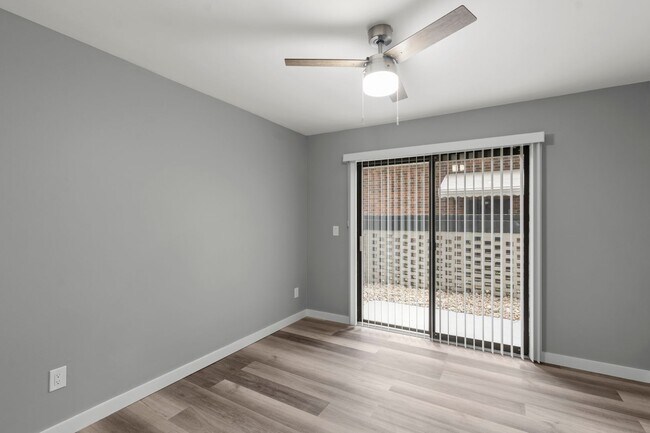Interior Photo - Elizabeth Green
