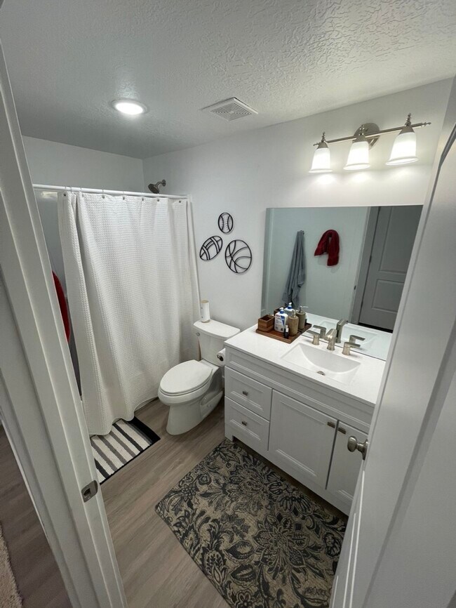 Baño del sótano - 681 S 1803 W