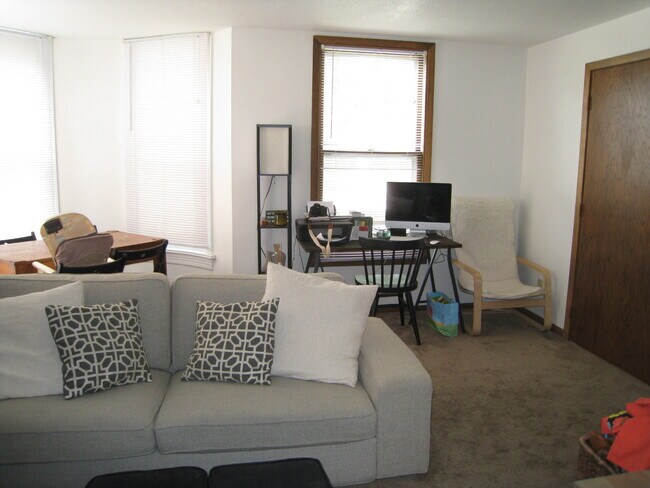 Living Room - 605 N Broad St