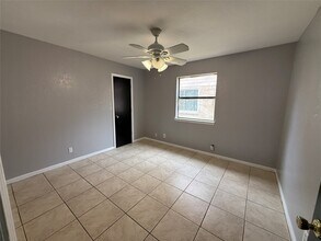 Building Photo - 11611 Stone Bridge Dr