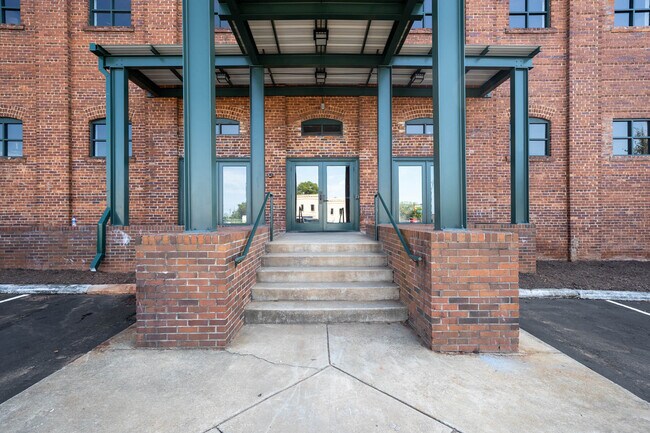 Building Photo - 201 S Murray Ave