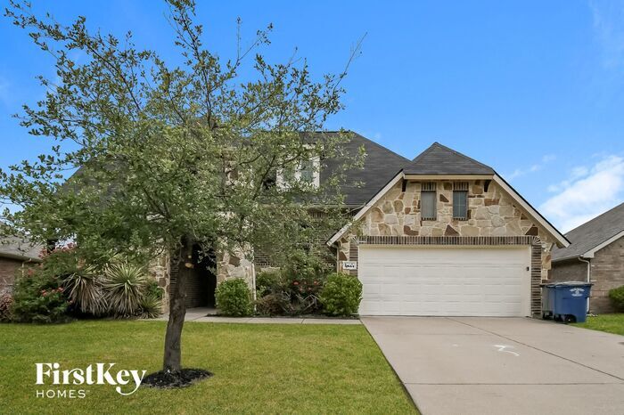 Primary Photo - 5854 Cliff Ridge Dr