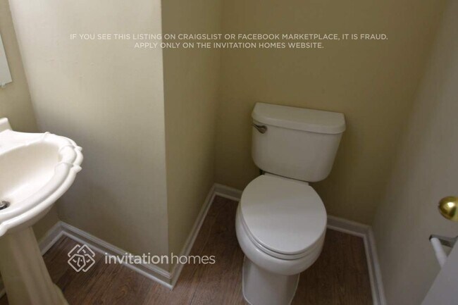 Foto del edificio - 1810 Fairpointe Trce