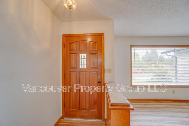 Foto del edificio - 7301 Indiana St