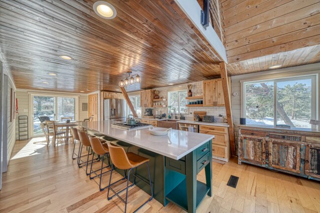 Building Photo - 115 Loop Dr