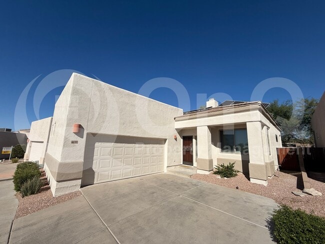 Building Photo - 137 E Calle Zavala