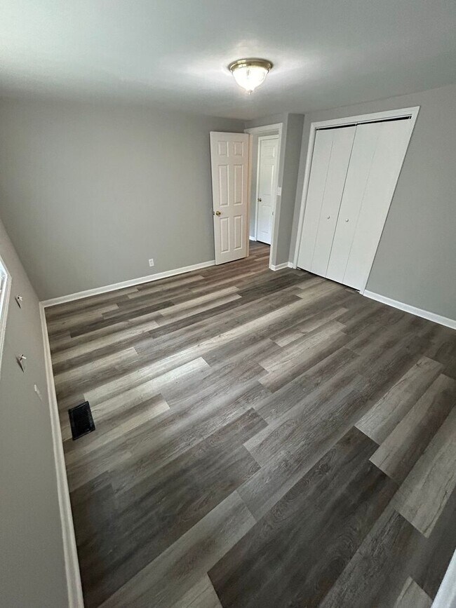 Building Photo - Quiet and Secluded Neighborhood with Frien...