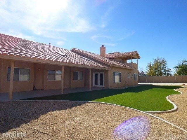 Building Photo - 4 br, 3 bath House - 19920 Yucca Loma Rd