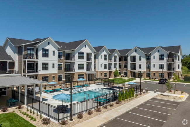 Building Photo - Homestead Luxury Apartments