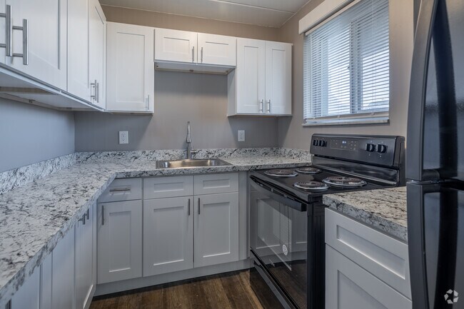 1BD, 1BA A 630SF, RENOVADA - Wyoga Place Apartments - B08