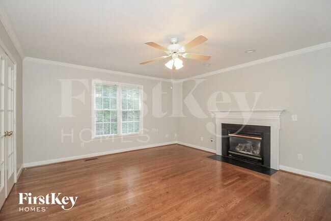 Building Photo - 125 Rustinburg Ct