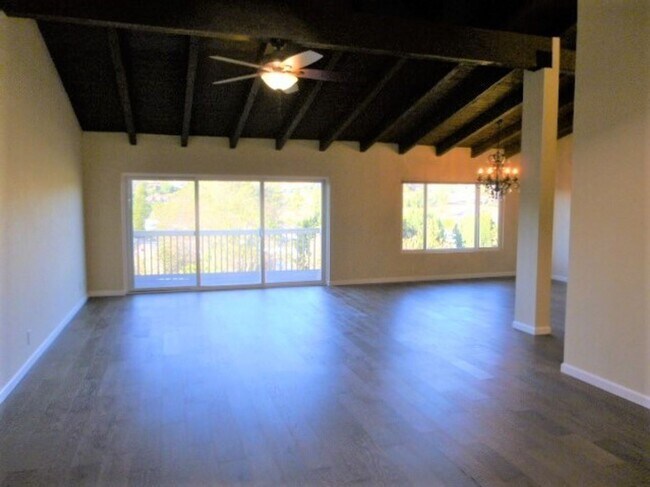 Building Photo - 4 br, 3 bath House - 1346 Miraflores Gln
